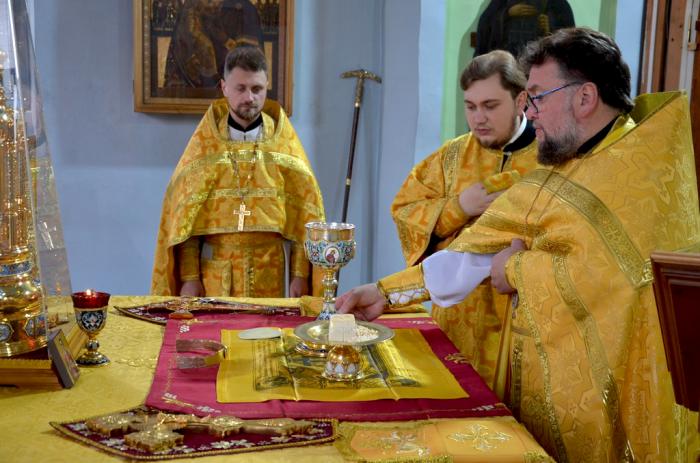 00017