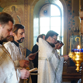 Божественная литургия в Троицкую родительскую субботу