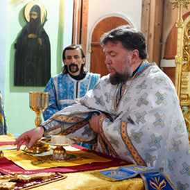 Божественная литургия в день празднования Казанской иконы Божией Матери
