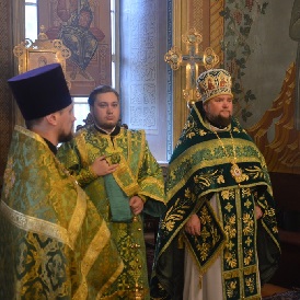 Божественная литургия в  день памяти преподобного Никандра пустынножителя, Псковского, чудотворца