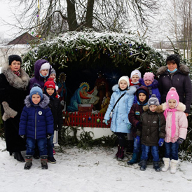 Рожде­ствен­ская экску­рсия по обите­ли для детей из центр­а реаби­литац­ии на ул. Р. Зорге